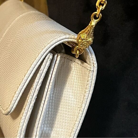 Ashreil cream textured shoulder bag gold tone chain with vintage style detail - Picture 11 of 12